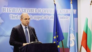 Китайски учени разработват „двустранна лента“, за да подсилят терапията на CAR-T левкемия