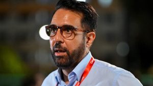 Лидерът на опозицията в Сингапур Притам Сингх защитава парламента заради опитосани дебати