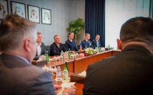 Украйна и Русия приключват „продуктивен“ първи ден от подкрепяните от САЩ мирни преговори