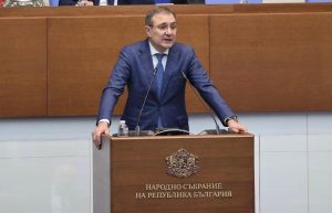 Министър Гуцанов: Изпълняваме ангажимента да вдигнем обезщетението за втората година от майчинството