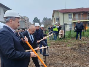 Министър Гуцанов: Изграждаме 250 социални услуги за възрастни, даваме начало на строежа в Попово