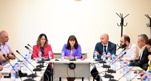 Министър Ефремова призова кметове да изпълнят в срок проектите си за нови социални услуги